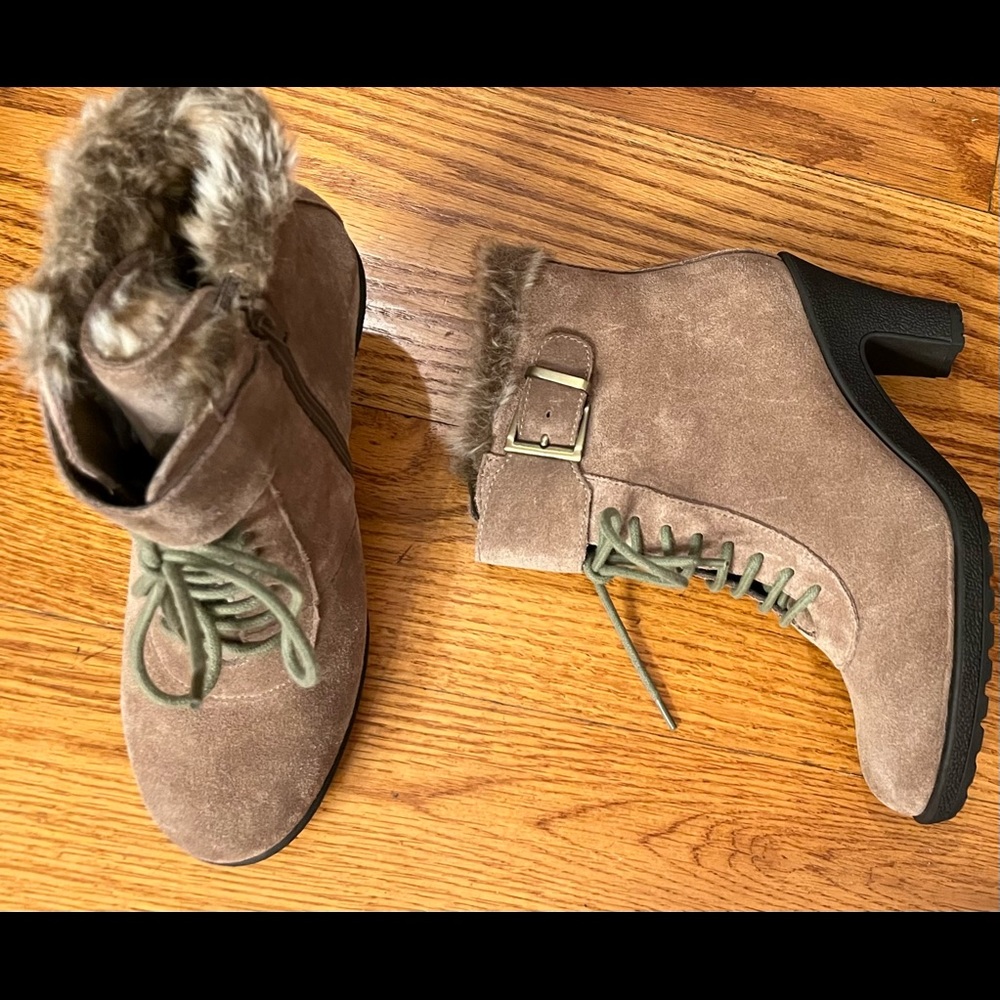 Euc Aerosoles Lined Suede Booties, Tan